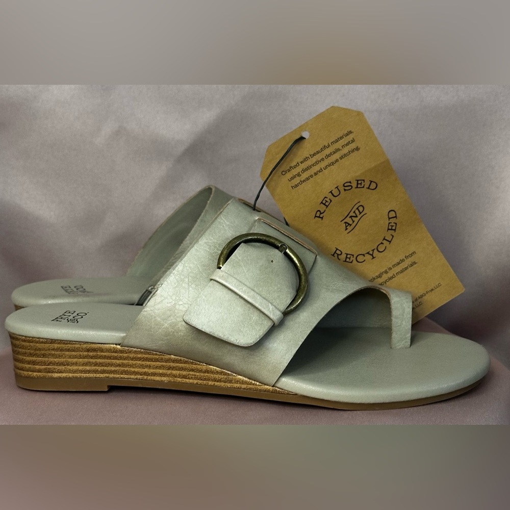COPY - Frye And Co Womens Quincey Thong Sandals Taupe Gray Faux Leather Wedge 8… - Picture 5 of 16